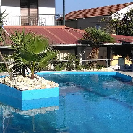 Aragorn Paradise Garden Hotel 3*