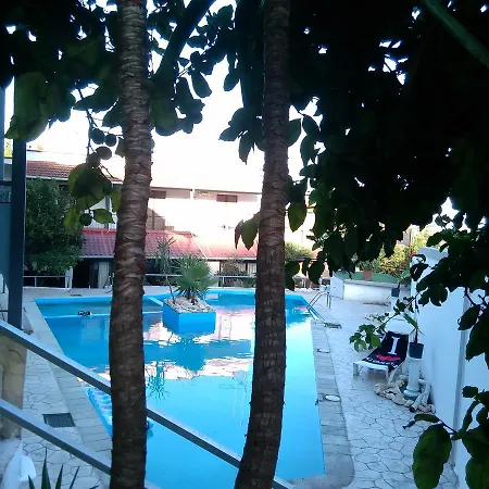 Aragorn Paradise Garden Hotel